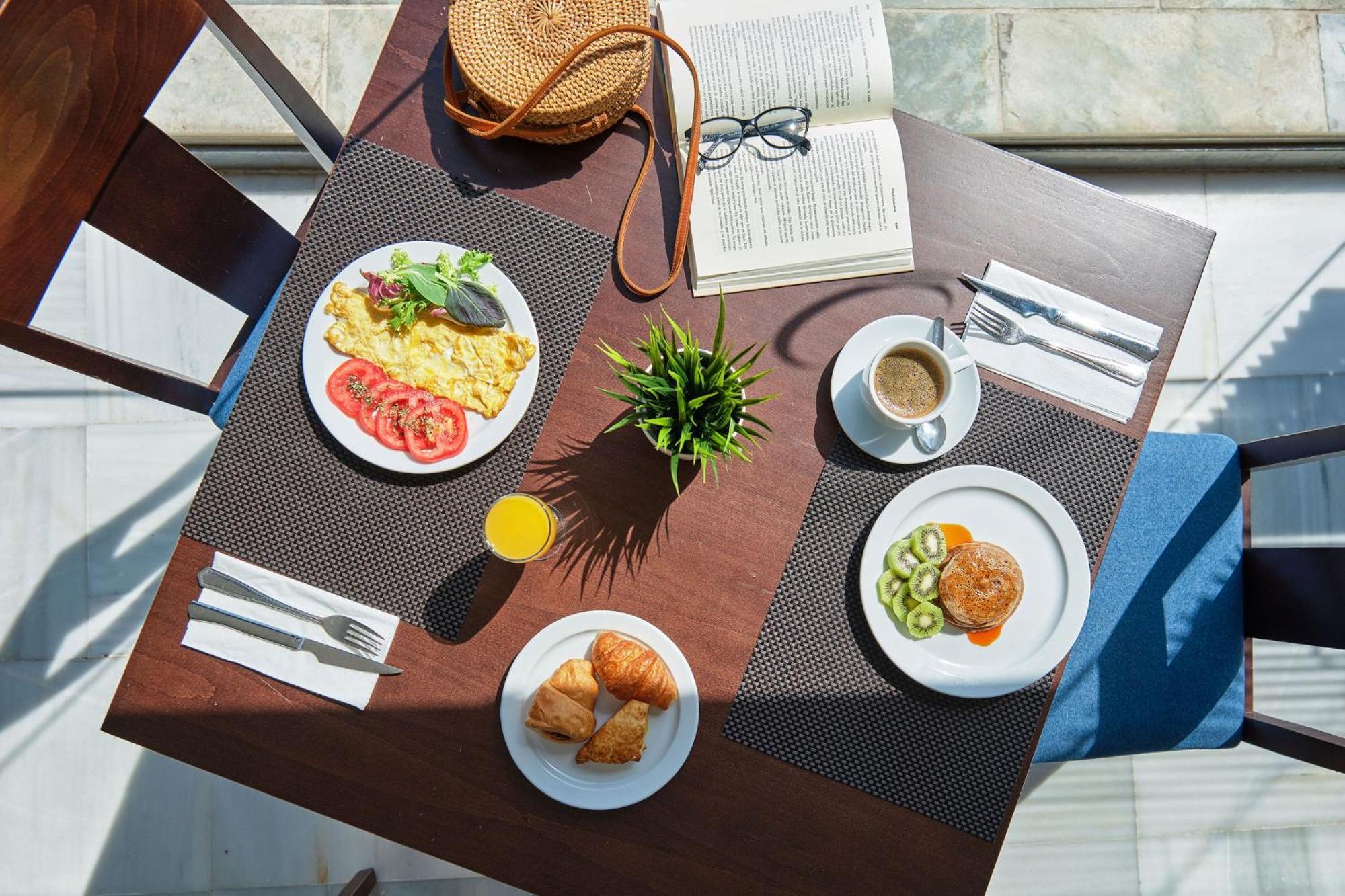 Hotel Illot Suites كالا راتخاذا المظهر الخارجي الصورة